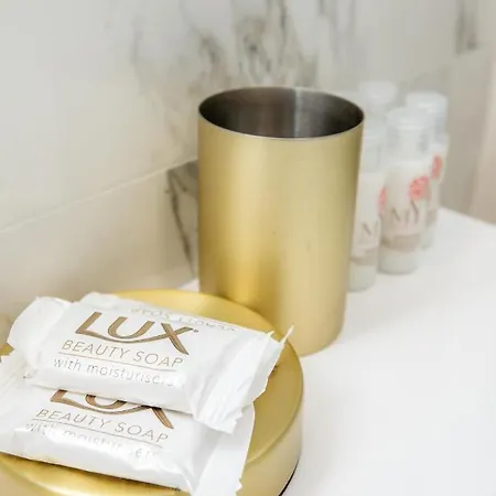 Luxueux 3p. Art Deco + Parking Apartment *