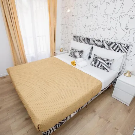 Luxueux 3p. Art Deco + Parking Apartment *
