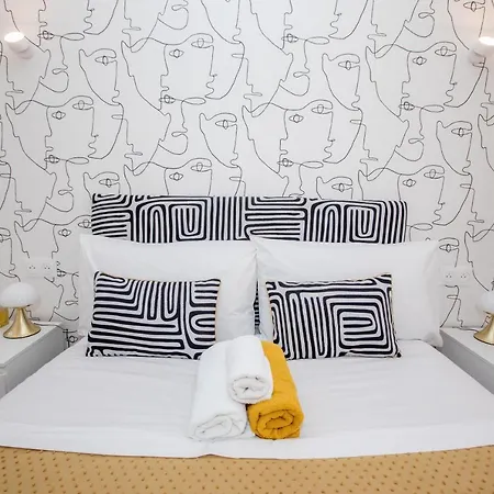 Luxueux 3p. Art Deco + Parking Apartment *